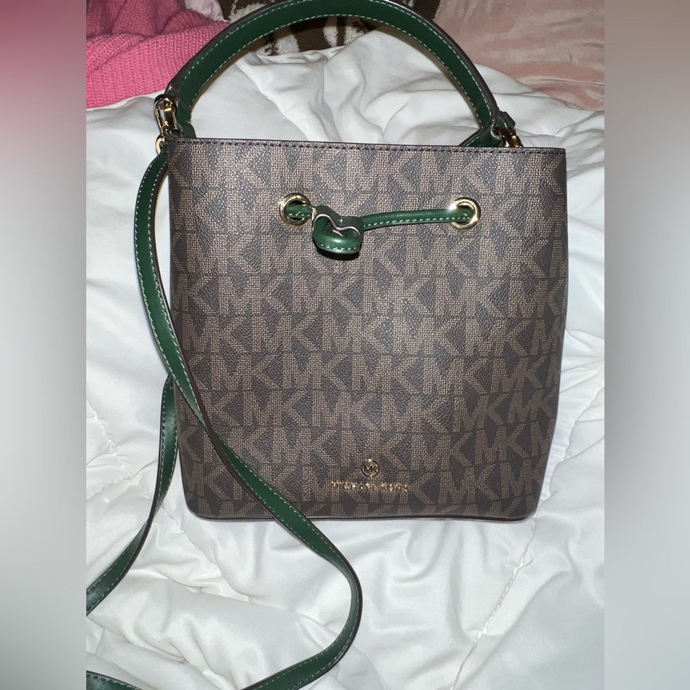 MICHAEL KORS Bucket, crossbody bag